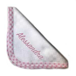 Tovagliolo rosa con nome ricamato